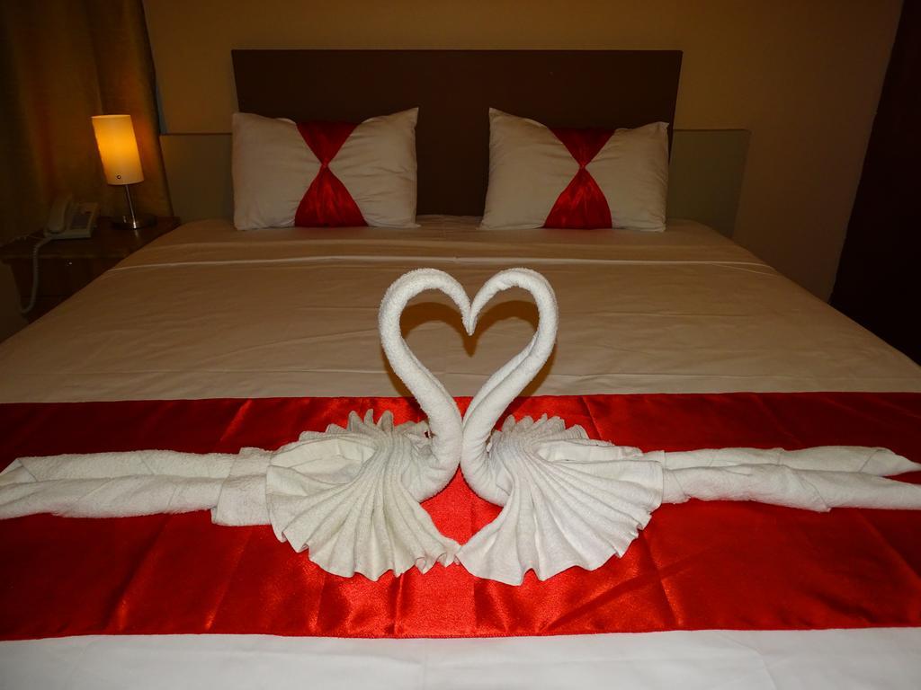 Hypertek Hotel Grand Baie Bagian luar foto