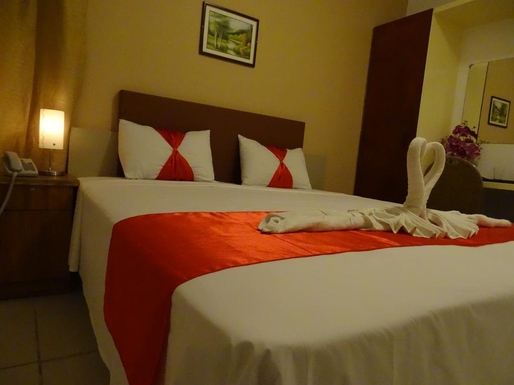 Hypertek Hotel Grand Baie Bagian luar foto
