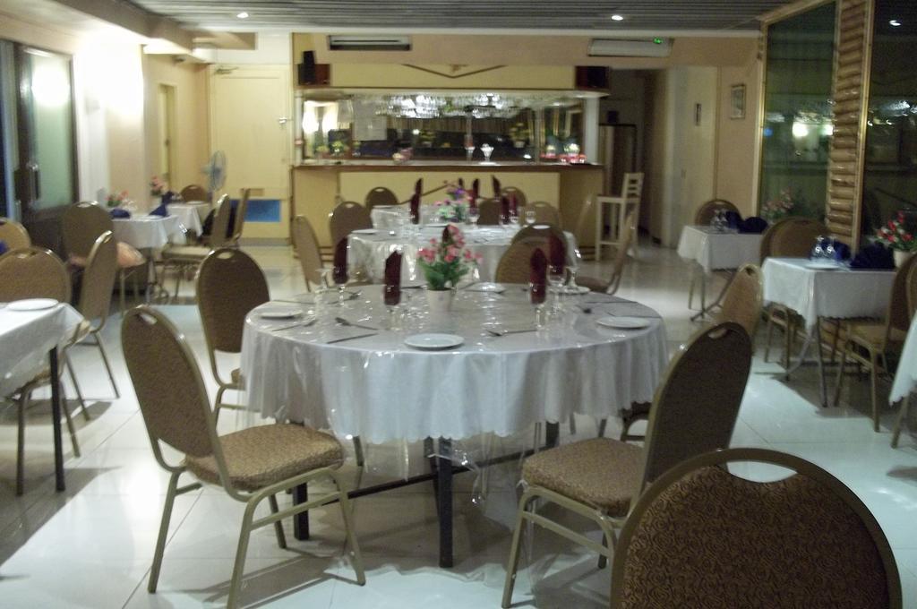 Hypertek Hotel Grand Baie Bagian luar foto
