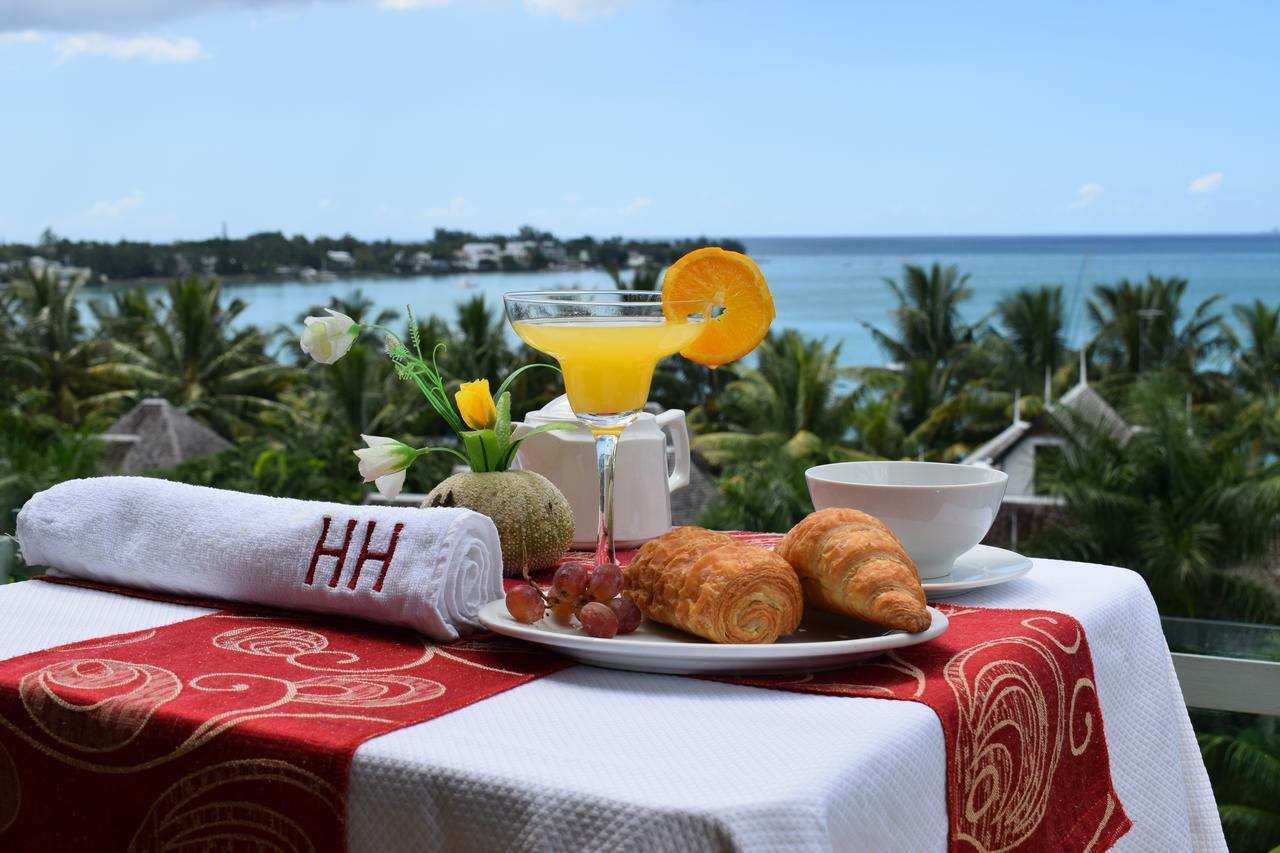 Hypertek Hotel Grand Baie Bagian luar foto