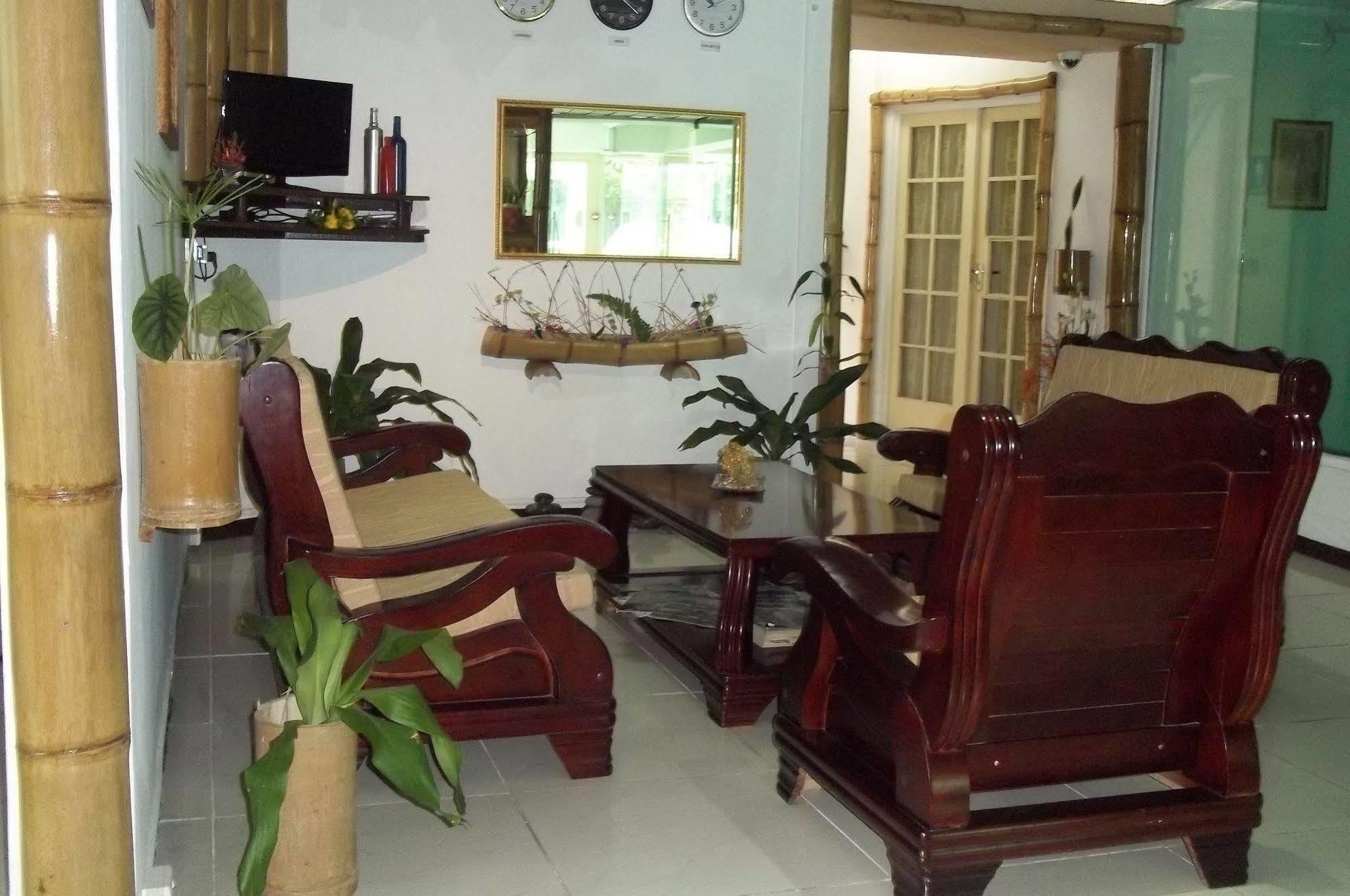 Hypertek Hotel Grand Baie Bagian luar foto